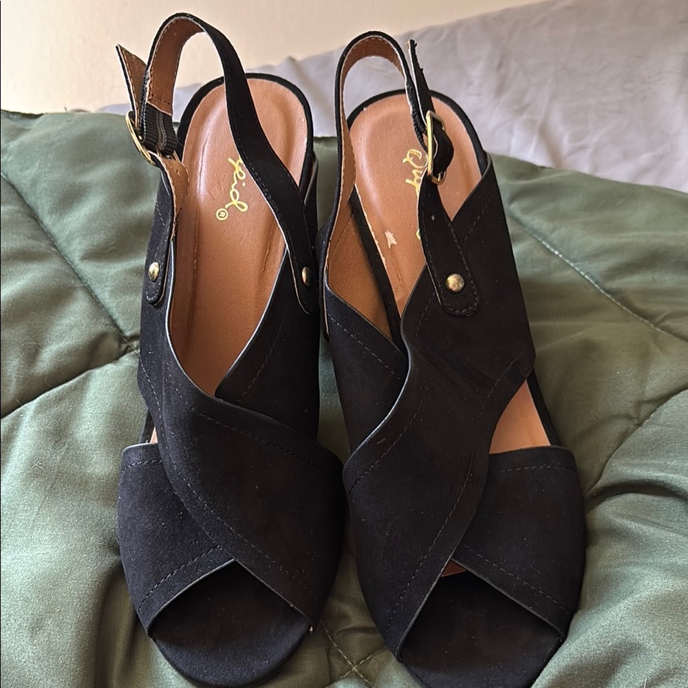Block Heels - Picture 2 of 5